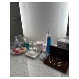 Assorted Bathroom Items