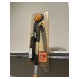Fiskars Chain Drive Extendsble Pole Saw and Pruner