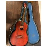 Tempo Baritone Ukelele with Case