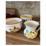 Assorted Kitchen Items