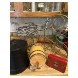Assortment of Kitchen Items
