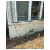 Garden Shepard Hook and Tomato Cages