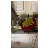 Bakeware & contents of cabinets