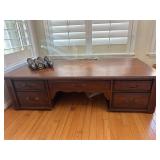 Desk (comes with legs)