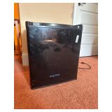 Magic Chef Mini fridge (not tested)