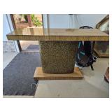Vanucci table