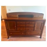 Cambridge by Stanly side board