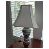 Vintage Chinese Porcelain Vase Table Lamp