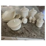 MIKASA Dish and Container Set