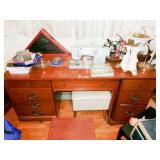 SEWING M ACHINE CABINET