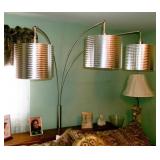 MODERN FLOOR LAMP