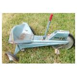 MATEL VVROOM X15 PEDDLE CAR