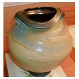STEVEN HILL VASE