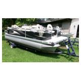 QUEST PONTOON BOAT