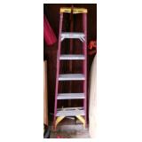 STEPLADDER