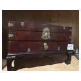 Vtg wooden jewelry box with Turtle lock