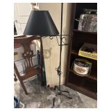 Heavy carriage style floor lamp