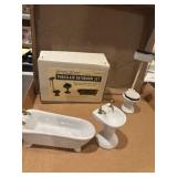 Miniature porcelain bathroom fixtures