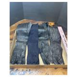 Vintage (some leather) ladies gloves