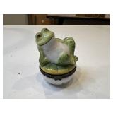 Frog trinket box