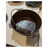 Dismond 8A cast iron Dutch oven 10"