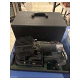 Vintage Golde Slide projector-works