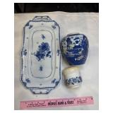Blue/white tray, vase, etc