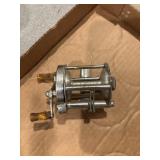 Pfluegar skilkast Mo 1953 Bait Cast fishing reel