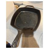 Lodge USA 8SGP cast iron square skillet/griddle