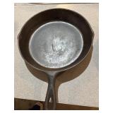 #8 w/dot cast-iron skillet 10 5/8 inch