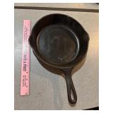 Wagnerware Sydney 10567 "9 cast iron skillet