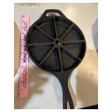 Lodge 8CB cast iron cornbread pan usa