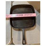 9.5" unmarked cast-iron skillet/griddle
