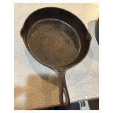 #6 D cast iron skillet 9 1/4"