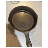 #6 cast iron skillet pre-1960 D 9"