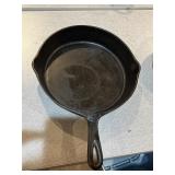 #8 cast iron skillet 10"