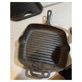 Mainstay square cast-iron skillet/griddle