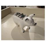 Resign pig ring holder and 4 costume rings