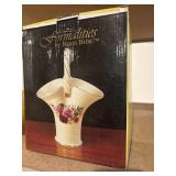 NIB formalities porcelain basket