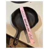 Wagner ware '8 USA cast iron skillet