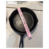 Wagner Ware Sydney cast iron skillet 0