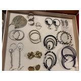 Costume jewelry 13 pairs of earrings
