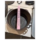 Cast iron Dutch oven 5qt