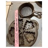 Cast iron skillet and muffin pan Christmas tree
