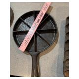 Cast-iron cornbread skillet, USA