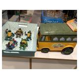 1988/90 Ninja Turtles and Bus