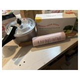 Aluminum pan, Rae Dunn rolling, pin, etc.