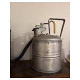 Vtg gas can