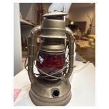 Dietz Little Wizard Lantern Red Globe