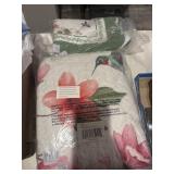 NIP/queen hummingbird quilt with shams